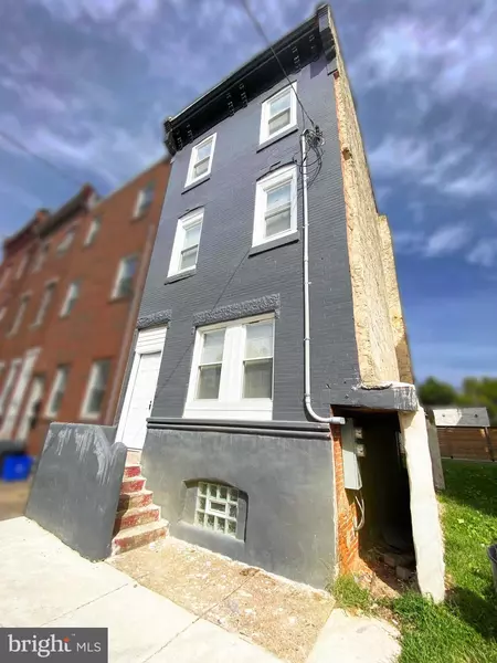 915 W DAUPHIN ST, Philadelphia, PA 19133