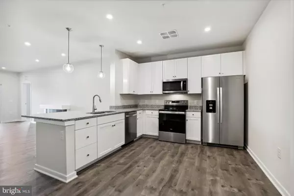 750 MOUNT AIRY TER NE #206A, Leesburg, VA 20176