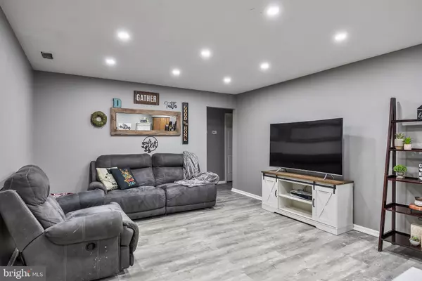 Sewell, NJ 08080,31 WINDSOR CT