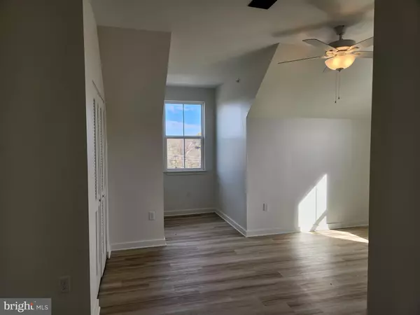 Fredericksburg, VA 22401,102 HANOVER ST #407