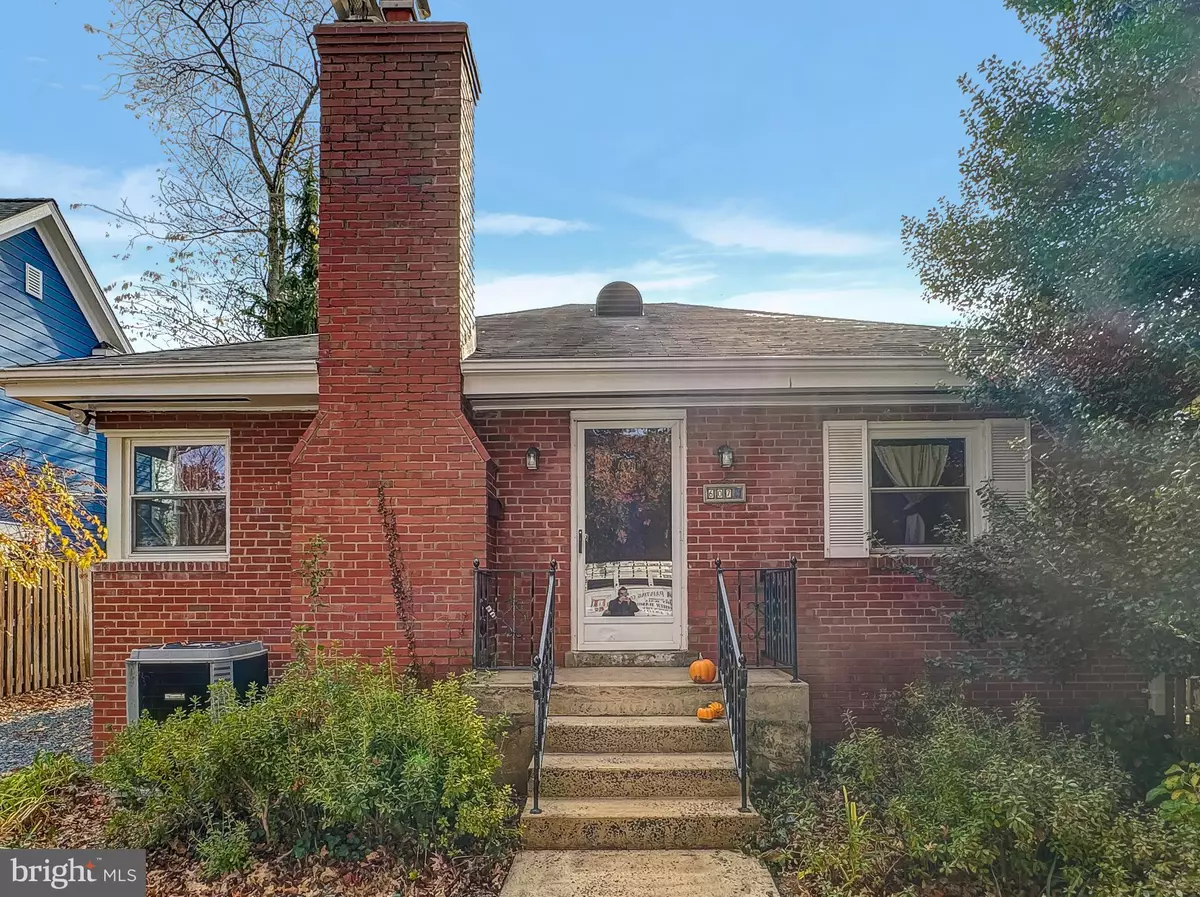 Falls Church, VA 22046,607 LINCOLN AVE