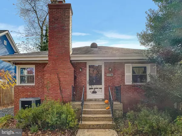 607 LINCOLN AVE, Falls Church, VA 22046