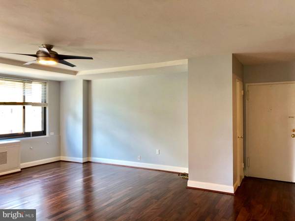 Arlington, VA 22209,1021 ARLINGTON BLVD #706