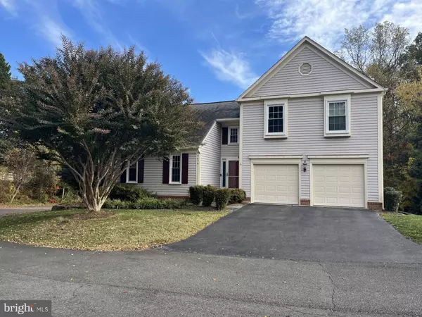 7676 GREEN GARLAND DR, Springfield, VA 22153