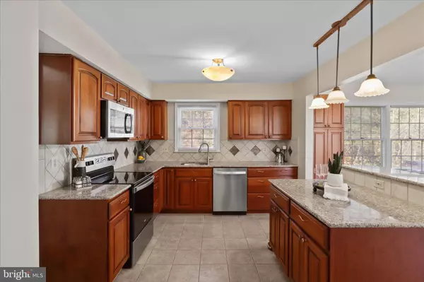 Springfield, VA 22153,7676 GREEN GARLAND DR