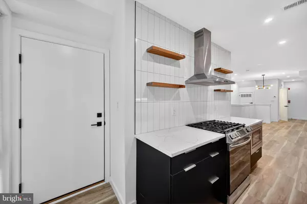 Philadelphia, PA 19130,1527 OGDEN ST #A