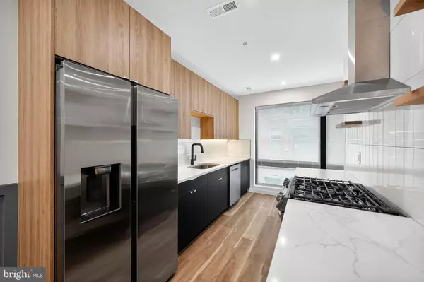 Philadelphia, PA 19130,1527 OGDEN ST #A