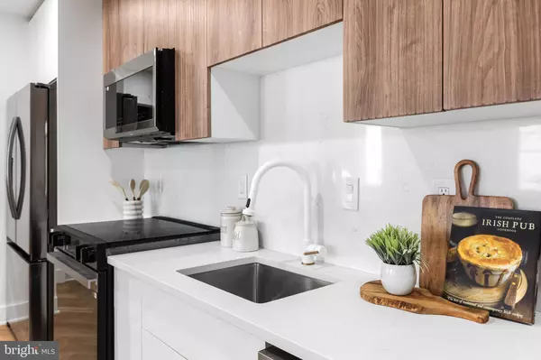 Washington, DC 20002,1124 FLORIDA NE #210