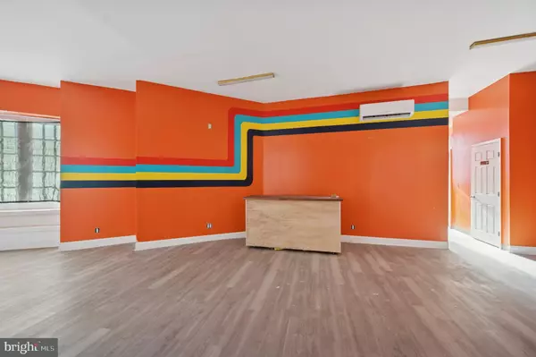 Philadelphia, PA 19104,3826 LANCASTER AVE #COMMERCIAL SPACE