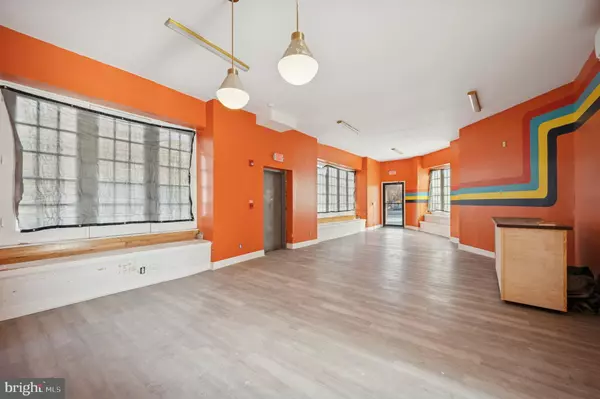 Philadelphia, PA 19104,3826 LANCASTER AVE #COMMERCIAL SPACE