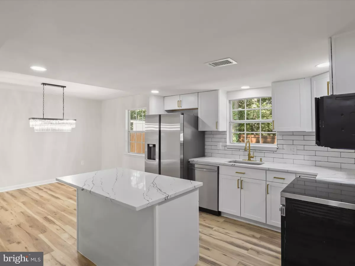 Waldorf, MD 20602,749 UNIVERSITY DR