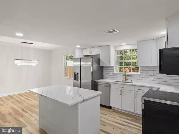 749 UNIVERSITY DR, Waldorf, MD 20602