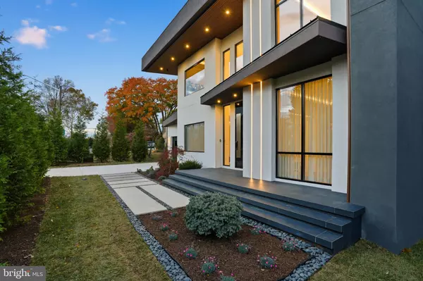 Vienna, VA 22182,9408 OLD COURTHOUSE RD