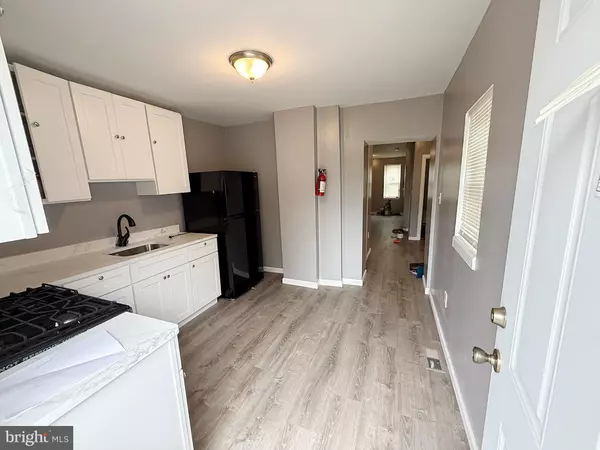 Camden, NJ 08103,917 S 8TH ST