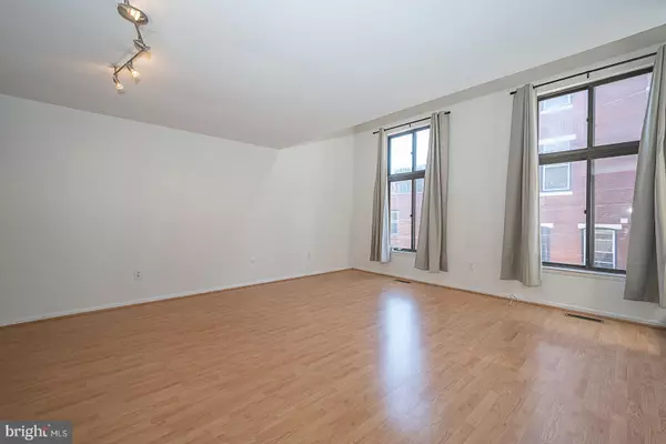 Philadelphia, PA 19130,765 N RINGGOLD ST #B