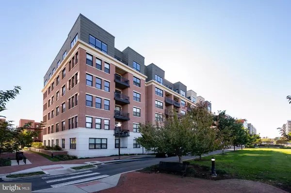 Alexandria, VA 22301,701 SWANN AVE #611