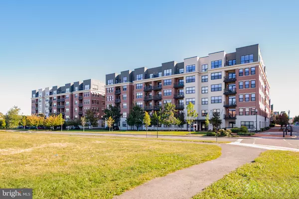 Alexandria, VA 22301,701 SWANN AVE #611