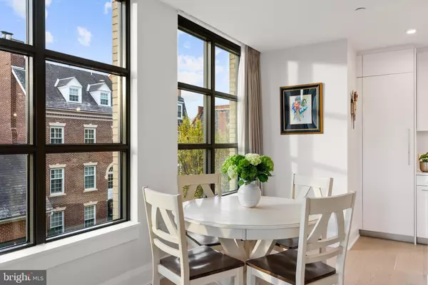 Alexandria, VA 22314,22 BAKERS WALK #306