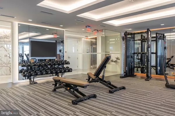 Alexandria, VA 22314,22 BAKERS WALK #306