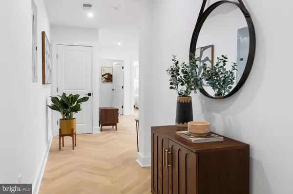 Washington, DC 20002,1124 FLORIDA NE #303