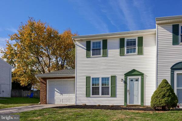 1902 PIN OAK DR, York, PA 17402