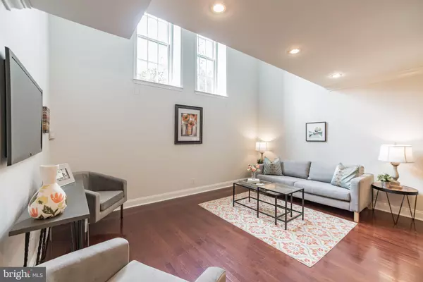 Philadelphia, PA 19130,627-37 N 18TH ST #110