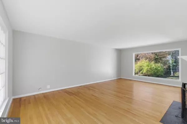 Falls Church, VA 22044,3110 JUNIPER LN