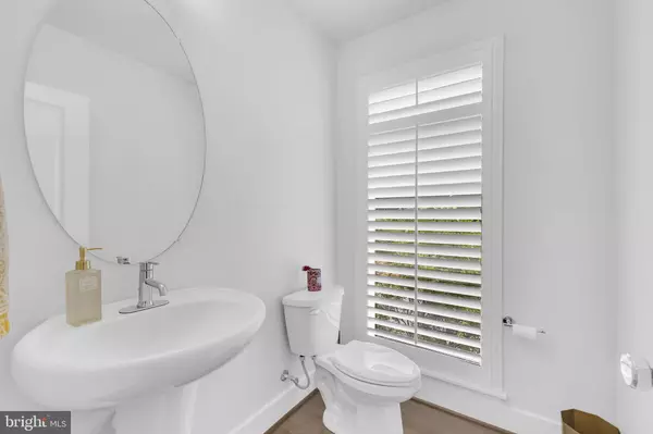 Alexandria, VA 22311,5106 FILLMORE AVE