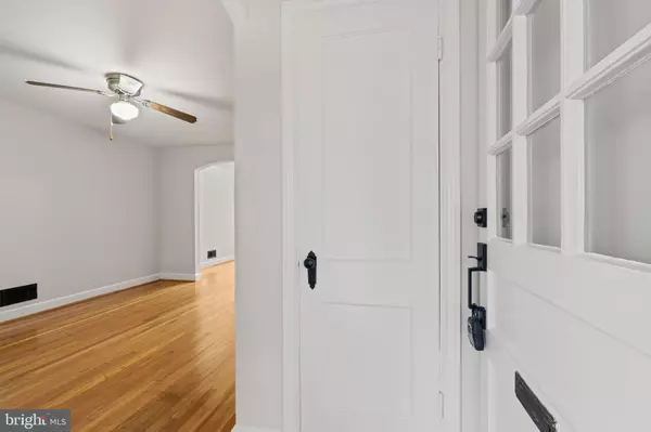 Alexandria, VA 22305,340 WESMOND DR