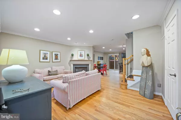 Baltimore, MD 21230,215-W HILL ST