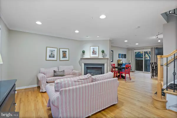 Baltimore, MD 21230,215-W HILL ST