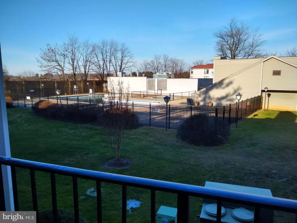 Gaithersburg, MD 20877,118 DUVALL LN #115-203