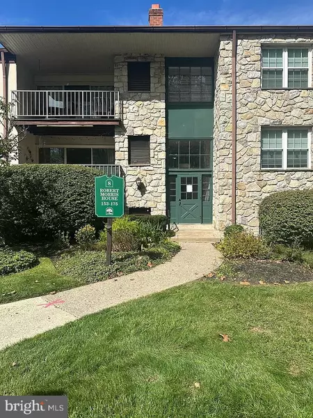 172 DRUMMERS LN #172, Wayne, PA 19087