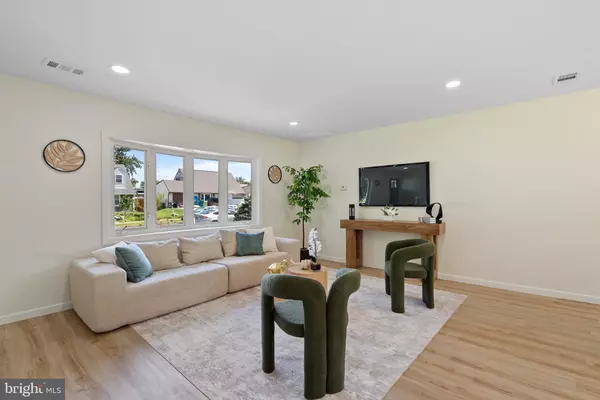 Levittown, PA 19056,57 MIDDLE RD