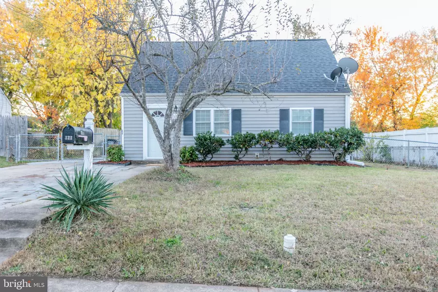 121 CABBEL DR, Manassas Park, VA 20111