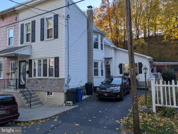 855 WATER ST, Pottsville, PA 17901