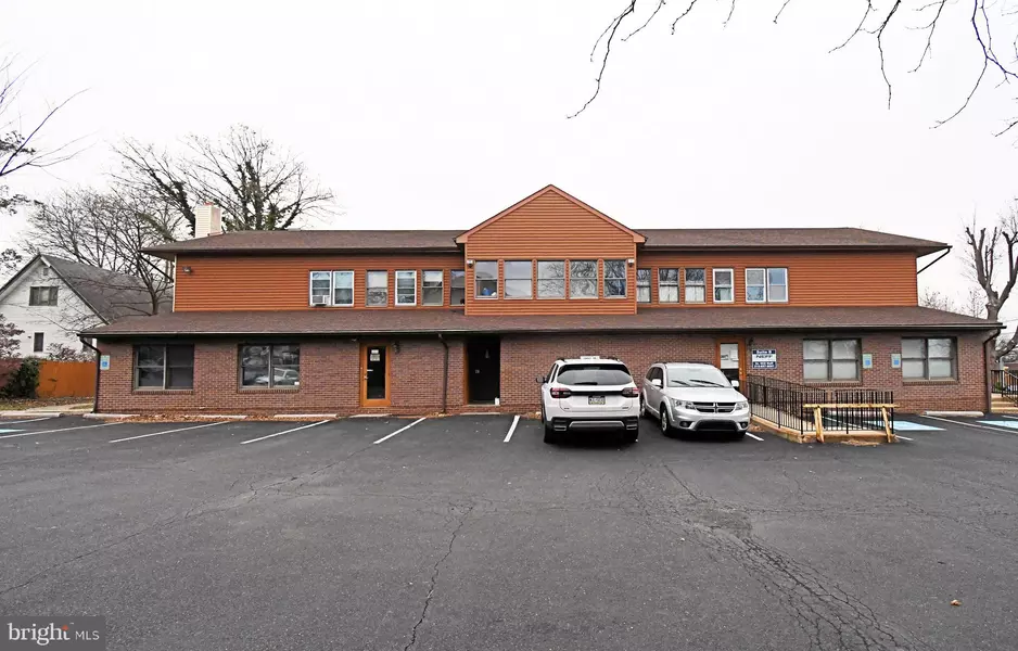 608 EASTON RD, Willow Grove, PA 19090