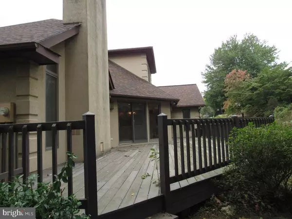 York, PA 17402,889 HERITAGE HILLS DR