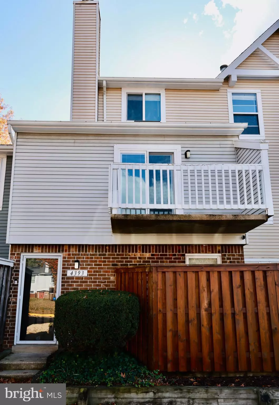 Alexandria, VA 22309,4393 PEMBROOK VILLAGE DR #84