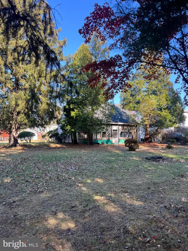 Hamilton, NJ 08619,203 EATON AVE