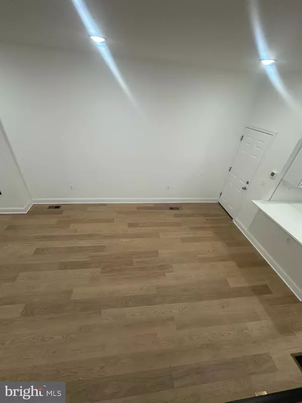 Philadelphia, PA 19145,1823 MORRIS ST