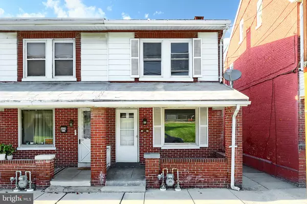 1437 W KING ST, York, PA 17404