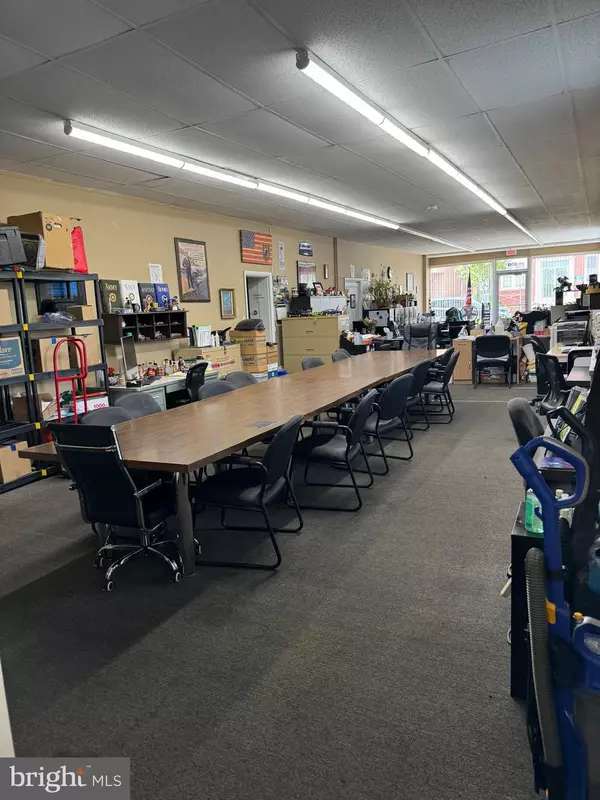 Lemoyne, PA 17043,300-302 MARKET ST