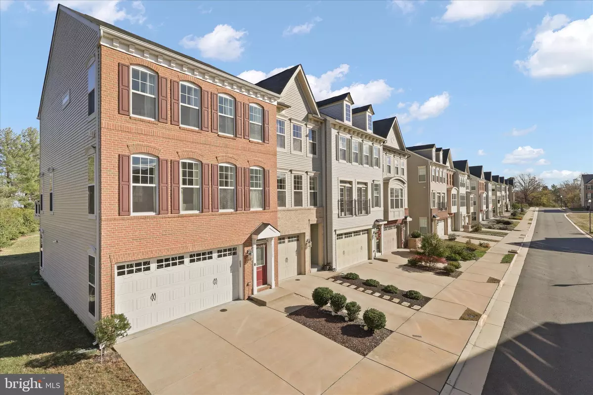 Chantilly, VA 20152,25268 ARROWROOT TER