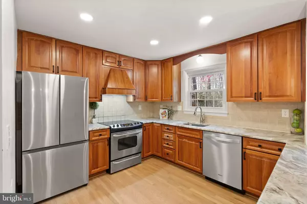 3146 CANTRELL LN, Fairfax, VA 22031