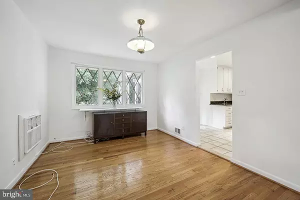 Mclean, VA 22101,7009 CAPITOL VIEW DR