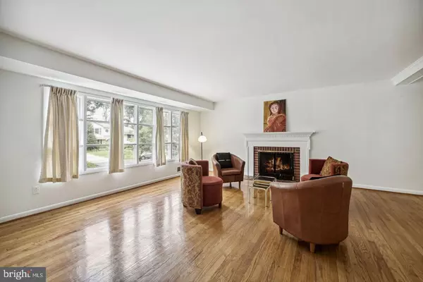 Mclean, VA 22101,7009 CAPITOL VIEW DR