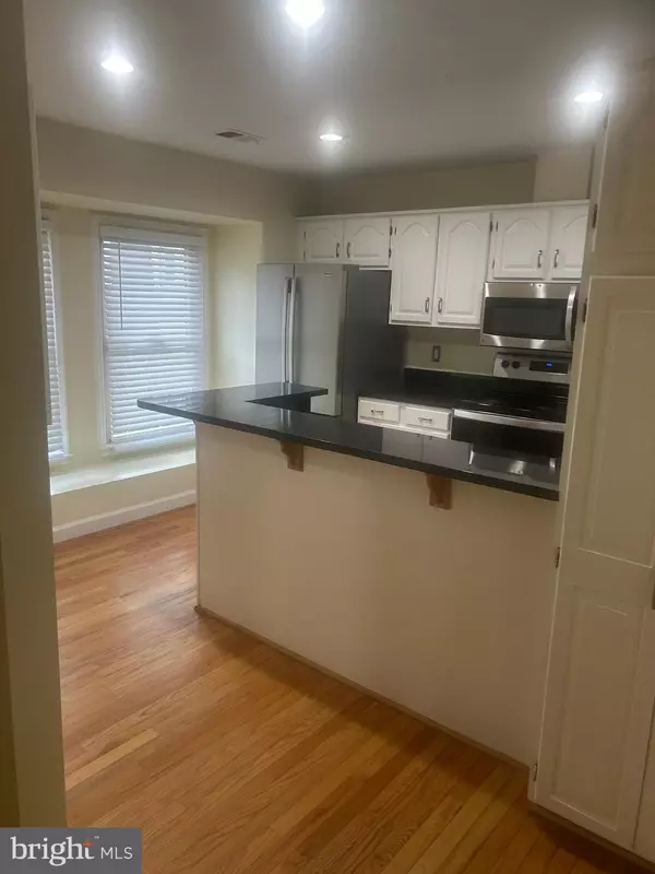 Fairfax, VA 22033,3904 GREEN LOOK CT