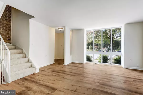 Annandale, VA 22003,4923 CASIMIR ST