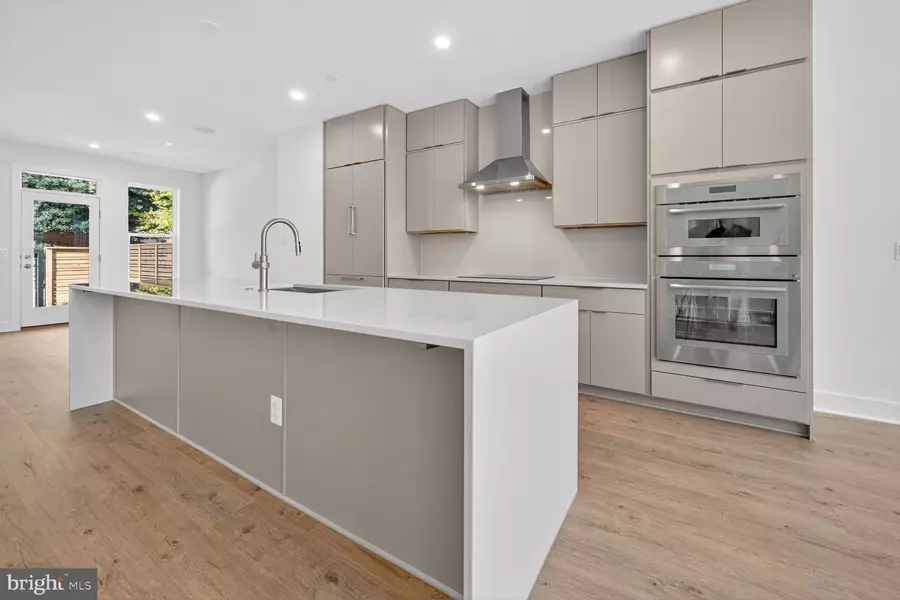 5348 ZENITH OLOOK, Bethesda, MD 20816